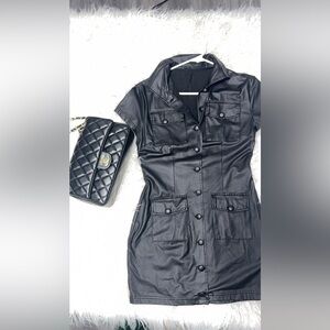 Es un mini vestido sexy muy cómodo luce hermoso